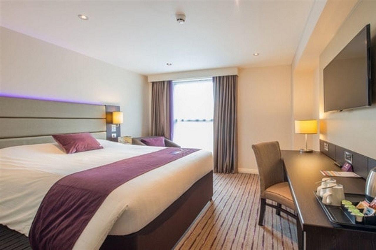 Premier Inn Chelmsford City Centre Exterior foto